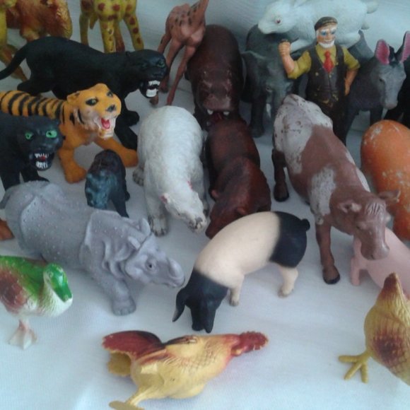 32 Rubber Animals - Picture 7 of 16